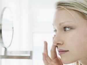 带隐形眼镜的注意事项-隐形眼镜的危害