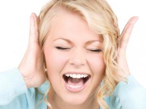 耳鸣是怎么回事?警惕耳鸣久鸣易聋