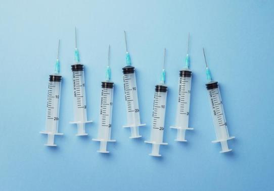 接种新冠疫苗后喉咙痛可以吃药吗?打新冠疫苗腹泻正常吗?