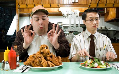 晚餐吃太饱会诱发哪些疾病?晚餐吃太饱的危害