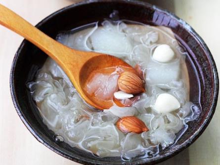 杏仁能吃多吗?杏仁吃多了会怎样