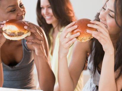 晚餐吃太饱有哪些危害?晚餐吃什么好?晚餐怎么吃减肥