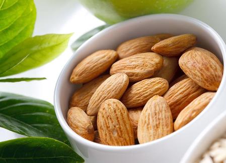 如何挑选杏仁?与杏仁搭配相宜的食物