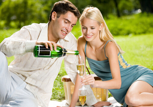 喝啤酒拉肚子怎么回事?啤酒过敏怎么办?