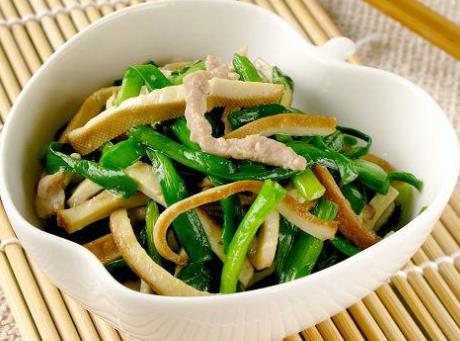 哺乳期能吃韭菜吗?哺乳期吃韭菜的食用禁忌