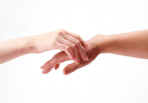 手上长小水泡是怎么回事?中医治疗手上长小水泡