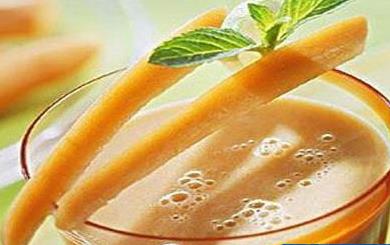 祛斑养颜方法 女性每日喝1杯胡萝卜汁