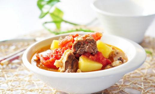 番茄土豆加牛肉 荤素良好搭配