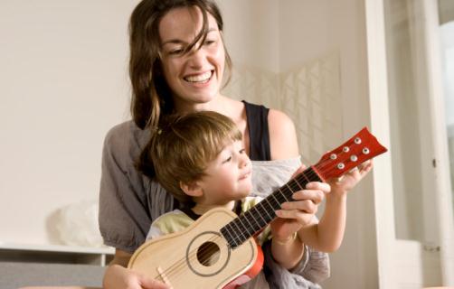 孩子过分自卑可导致自闭症