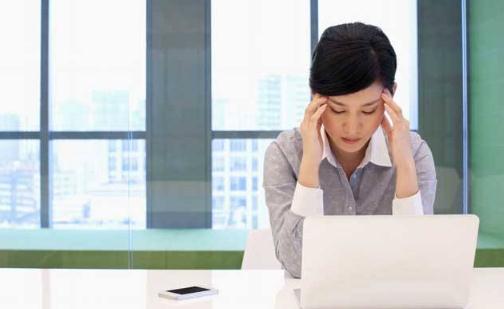 女性长时间用电脑损健康 易患乳腺炎!