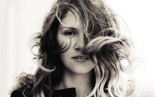 头发出油多的原因是什么