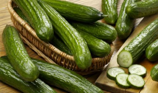 怎么自测体内缺不缺水?缺水的危害有哪些?