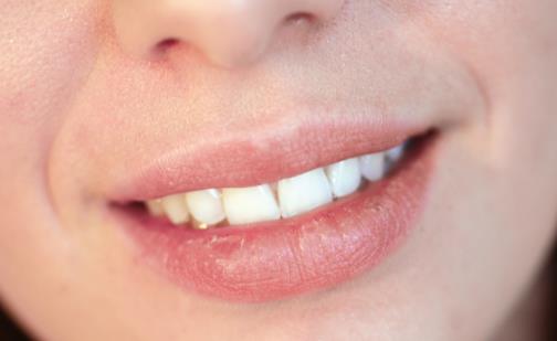 怎么自测体内缺不缺水?缺水的危害有哪些?