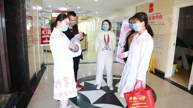 杨女士诞下龙凤胎,在合肥安徽天伦医院治疗不孕