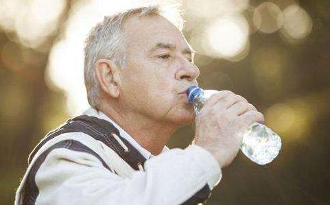 世界上最好的免费长寿药 什么时候喝水最好 每天喝水的最佳时间表