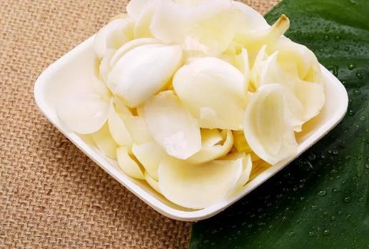 百合可以和荔枝一起煮吗?百合需要泡多久?