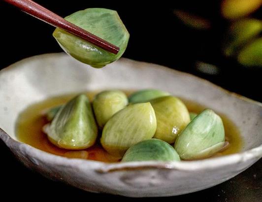 腊八蒜只能冬天做吗?腊八蒜怎么变绿的图片