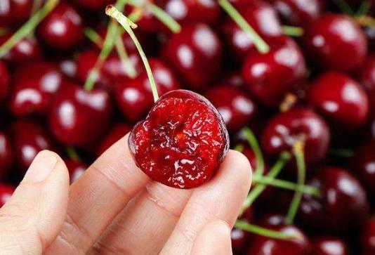 车厘子用50度的水泡能去病毒吗?车厘子用热水洗会变苦吗