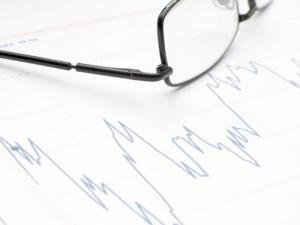 权证交易与股票交易的区别有哪些？