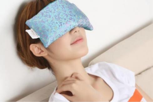 眼下有眼袋怎么消除 让你告别肿泡眼的方法