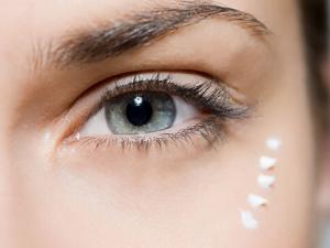 眼睛飞蚊症是怎么回事？眼睛飞蚊症怎么治疗