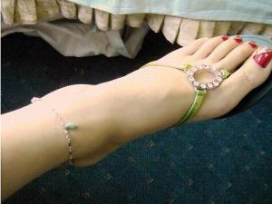 脚指甲凹凸不平的危害-如何预防脚指甲凹凸不平