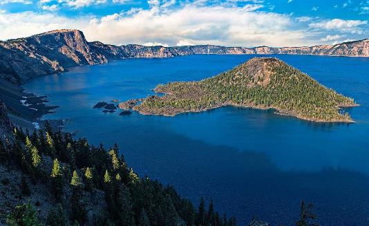 世界上最深的十大湖泊排行榜,榜首贝加尔湖最深处达1637米