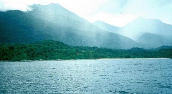 世界上最深的十大湖泊排行榜,榜首贝加尔湖最深处达1637米