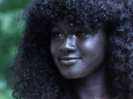 世界上最黑的女人Khoudia Diop,黑到夜晚能隐身!