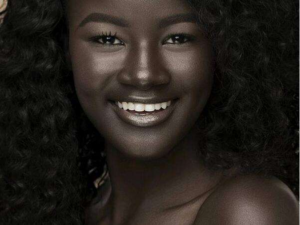 世界上最黑的女人Khoudia Diop,黑到夜晚能隐身!