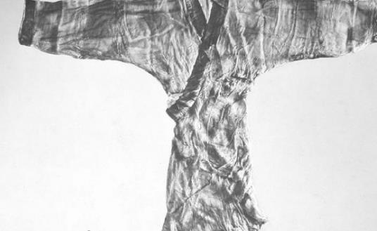 现存世界最早的单衣 素纱单衣仅重49克