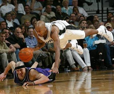 ��ЦͼƬ��ţ����Ĭ��Ц����һ���׵��㣬���򳡱ȱ�˭�ɵø���