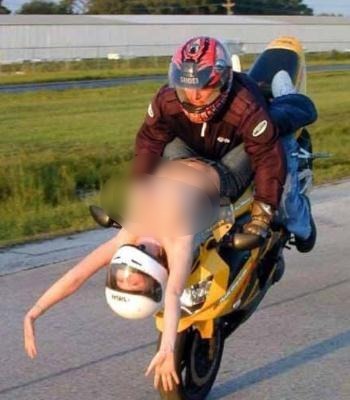 ��ЦͼƬ��ţ����Ĭ��Ц����һ���׵��㣬������Ů���Ѷ�