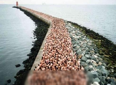 ʮ�����˼���Ⱥ�㳡��׳�ۣ����������е�����ɫ����޹�ϵ