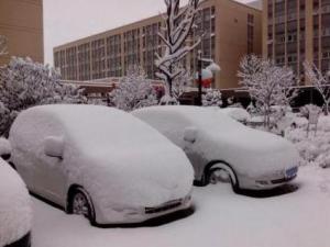 “雷打雪”惊醒武汉梦中人 冷暖空气对流强烈所致