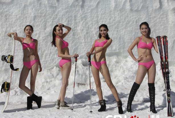 �����б�ѩ��Ȫ���˴����ܾ�������Ů����ѩ�رȻ������Ը�����