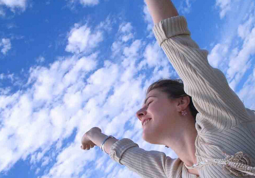 生完孩子掉头发的原因-生完孩子白头发怎么办?