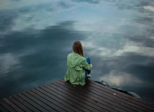 情侣之间一方有负面情绪该怎么处理?怎样面对一个整天负面情绪的人