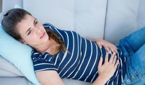 青春期少女月经期提前的原因 经期保养常识