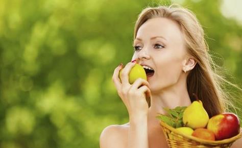 青春期少女月经期提前的原因 经期保养常识