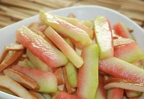 西瓜皮也可以吃?西瓜皮的做法大全