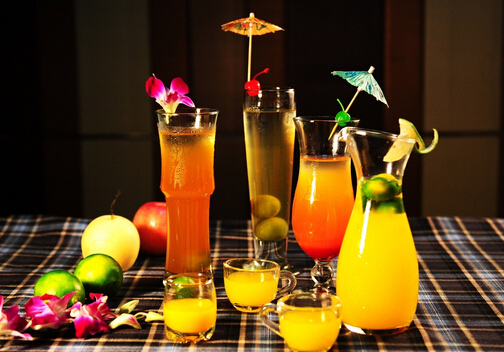 榨果汁时可适当加点水-怎么榨果汁更好喝?