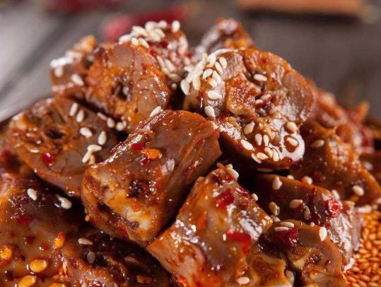 风干鸭脖要风干机里多久?油炸风干鸭脖的做法教程