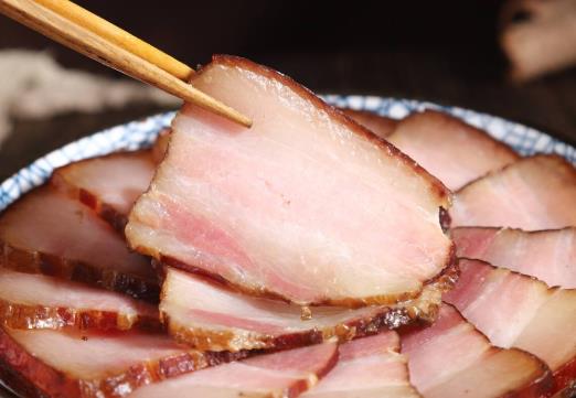 腊肉在阳台上怎么挂?熏腊肉温度高了熏熟了怎么办