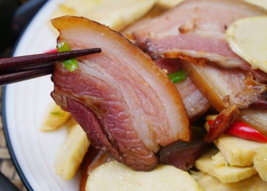 腊肉在阳台上怎么挂?熏腊肉温度高了熏熟了怎么办