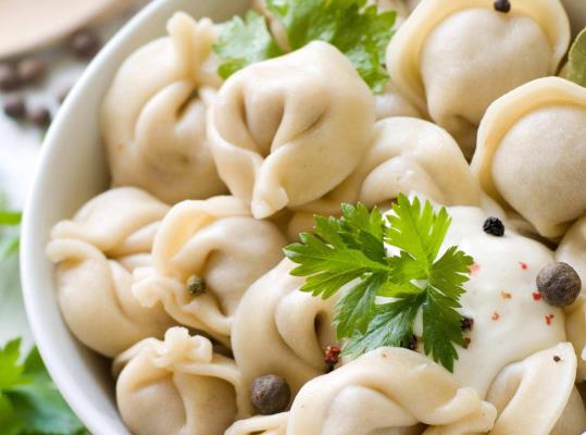 下冻饺子怎么才能不烂?蒸饺子放什么才不粘