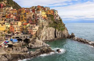 世界上最美小镇 城堡小镇布莱德集博物馆餐馆酒窖为一体