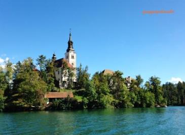 世界上最美小镇 城堡小镇布莱德集博物馆餐馆酒窖为一体