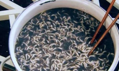 世界上最“硬核”的泡面方式排行榜 板蓝根泡面排名第一