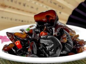 吃黑木耳有什么好处？黑木耳的功效与作用及营养价值